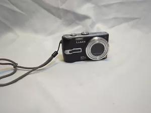 Panasonic LUMIX DMC-TZ3 7.2MP Digitalkamera & Akku schaltet sich ein. - Bild 1 von 10