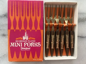 Juego de mini horquillas vintage 6 placas de bronce MCM Disneyland CA Japón caja MOD recuerdo - Imagen 1 de 1