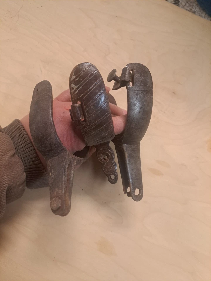 批量 3 件 单铸铁 墨西哥西部古董靴 马刺  — 第 1/4 张图片