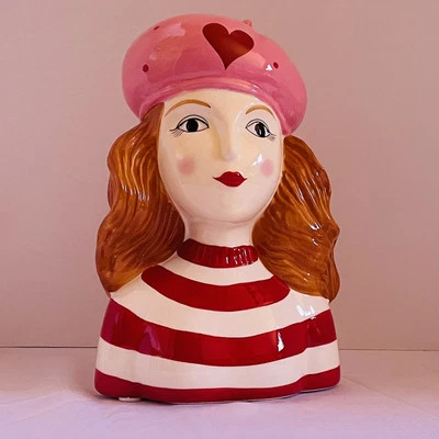 Nuevo Paris Niña Pelo Rojo Rosa Boina Corazón Cerámica San Valentín Figura Estatua Decoración Foto 1 de 4