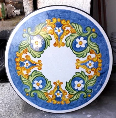 Tavolo in pietra lavica dipinto a mano. - Immagine 1 di 4