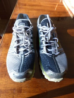 Botines planos de running Brooks para mujer talla 9,5 Foto 1 de 4