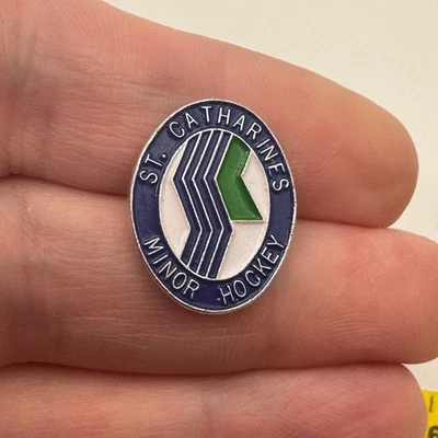 Prendedor de solapa esmaltado con logotipo de equipo de hockey menor de St Catharines de colección Canadá Foto 1 de 4