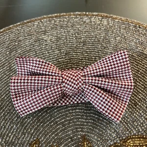 Armani  Collezioni Silk Bow Tie Made In Italy New. - Picture 1 of 6