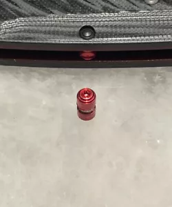 Transluzent roter Daumennieten für Benchmade Freek 560-1 Mini Freek 565-1 Messer 1 Stck. - Bild 1 von 5