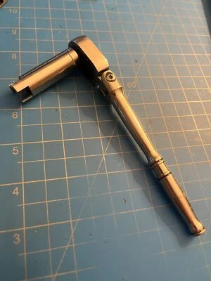 SAAB 900 Gear Selector Housing Special Socket - Image 1 of 3