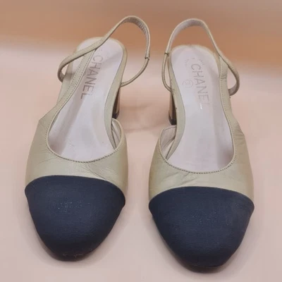 Zapatos de salón Chanel entrelazados de cuero de dos tonos EU 37 US 6,5 Foto 1 de 4