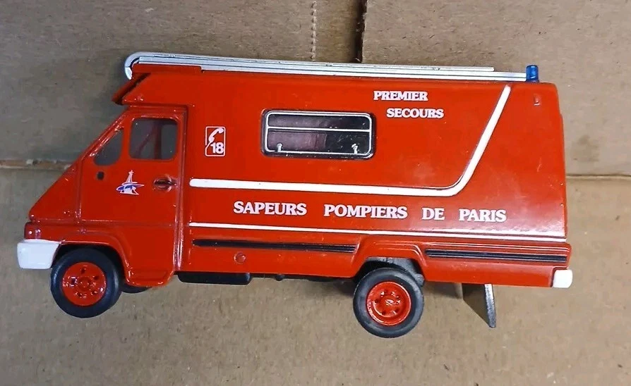 1/64 1988 PSE  Renault B 90 France FIRE - Image 1 of 4