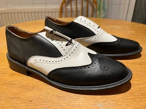 TRADITIONAL SPAT STYLE BROUGUE LEATHER SHOES. MENS SIZE 10 UK. UNWORN. EXCELLENT - Picture 1 of 4