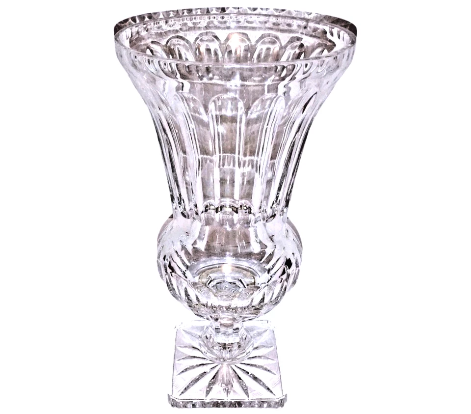Impresionante urna Campania acanalada de cristal de plomo pesado de 15" a la manera de Wm Yeoward Foto 1 de 4