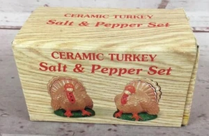 Thanksgiving Turkey Salt  Pepper Shaker Set Fall  Autumn Colors Holiday  - Picture 1 of 12