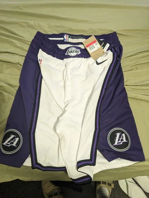 Pantalones Cortos Nike Lakers 2022-23 Edición City Para Hombre Talla Grande LeBron James Foto 1 de 4