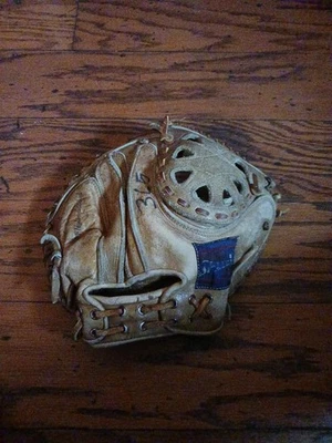 1965 Spalding 42-777 JOE TORRE Catchers LEATHER Mitt Professional Model RHT - Image 1 of 4