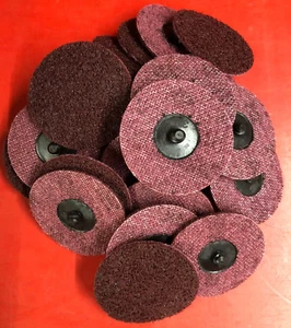 LOT (25) 3M 07486 SCOTCH-BRITE 3" INCH ROLOC DISCS TR A MED GRIT GRADE 18,000RPM - Picture 1 of 4