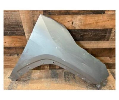 Panel guardabarros derecho lado derecho Toyota RAV-4 13-23 OEM 5381142330 538110R130 Foto 1 de 4