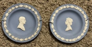 2 Wedgwood Blue Prince Philip Queen Elizabeth Mini Plate Dish Pair England - Picture 1 of 6