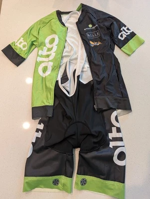 Kit de ciclismo alto - Jersey y culotte con tirantes Foto 1 de 4