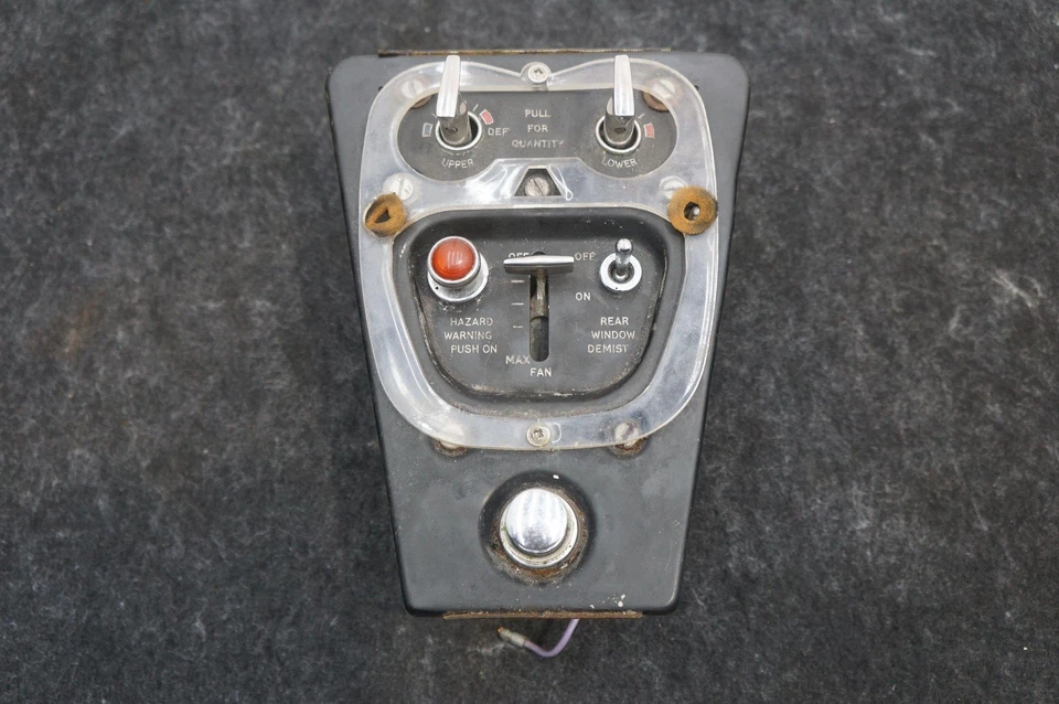 Interruptor de control de consola central panel de ajuste bisel Rolls Royce Silver Shadow 1973 Foto 1 de 4