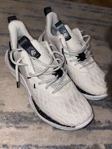 Size 11.5 - Under Armour Curry Flow 10 White and Black - Picture 1 of 6