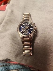 Seiko Two Tone CHRONOGRAPH Navy Blue 7t92 *braucht Batterie* gebraucht - Bild 1 von 6