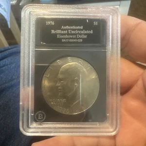 1976 Authenticated Brilliant Uncirculated Eisenhower Dollar Coin BA17-00040_029 - Picture 1 of 24