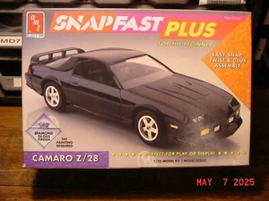 AMT SnapFast '92 Camaro Z/28 Model Kit UPRM - Picture 1 of 6