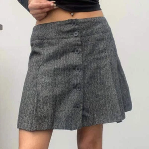 Benetton Mini Skirt - 28W UK 8 Grey Virgin Wool - Picture 1 of 8