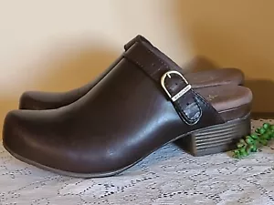EASTLAND ADELE Women 10M BROWN LIGHTWEIGHT LEATHER CLOG CASUAL 33978-02 EUC - Picture 1 of 13