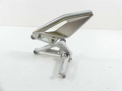 Triumph Street Triple 765RS 2018 estribo izquierdo para piloto estribo T2081534 Foto 1 de 4