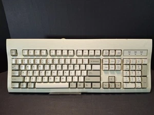 Vintage Wyse Wired USB Keyboard KU-8933 901716-01 - Picture 1 of 7