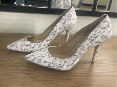 Zapatos de salón Casa Blanca Mercado Negro Olivia Cuero en relieve Serpiente Talla 9,5M NUEVO Foto 1 de 4