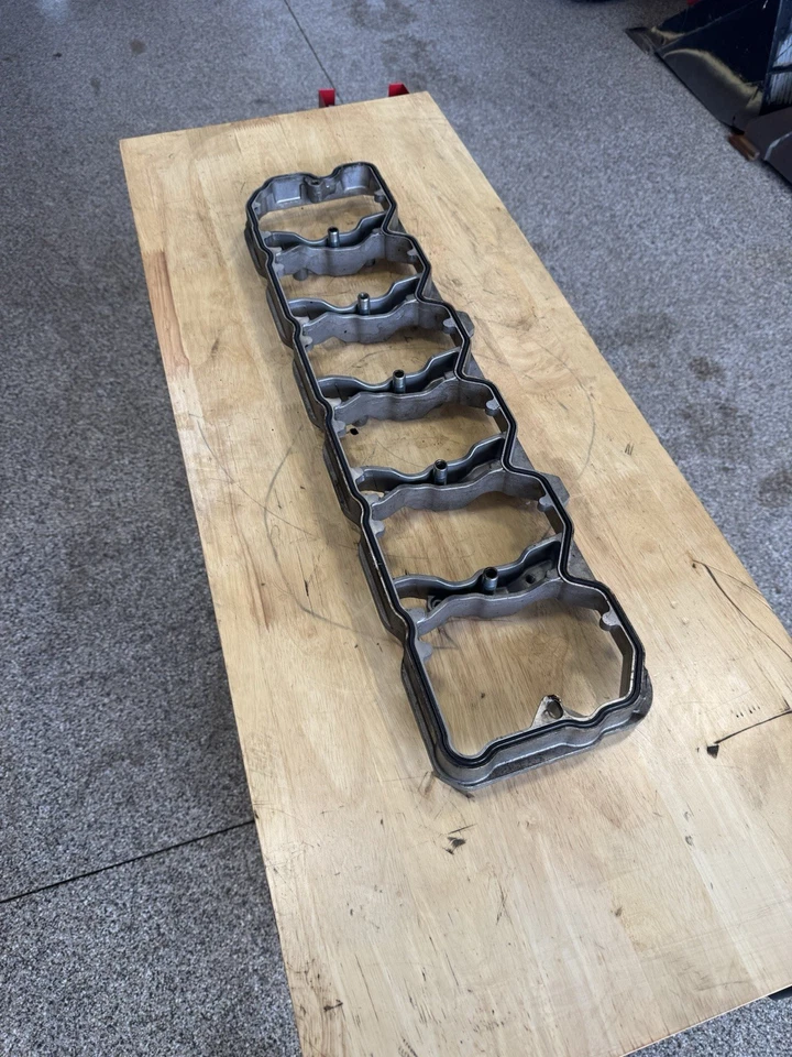 OEM ROCKER BOX HOUSING DODGE 2500 3500  6.7L DIESEL 2500 FIT 19-24 - Image 1 of 4