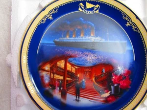 The Grand Staircase Plate Titanic: Queen of the Ocean #2 (14497A) - Picture 1 of 3