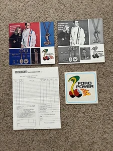 Shelby American Mailing 1969 con formularios de pedido de accesorios y una calcomanía. - Imagen 1 de 2