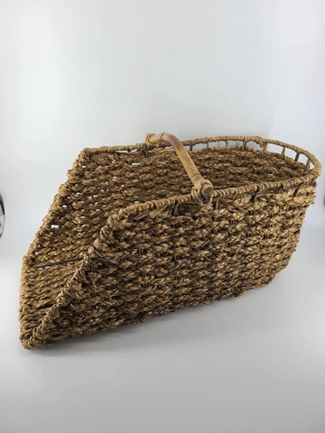 Hand Woven Floral Gathering Towel Beach Open End Metal Wicker Basket Wood Handle Cover