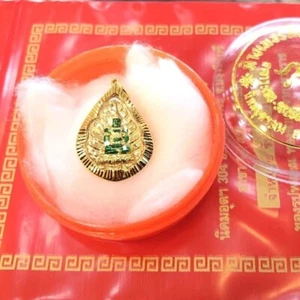 Gold 18k The Emerald Buddha pendant cute Thai Amulet Buddha Talisman Yellow Gift - Picture 1 of 8