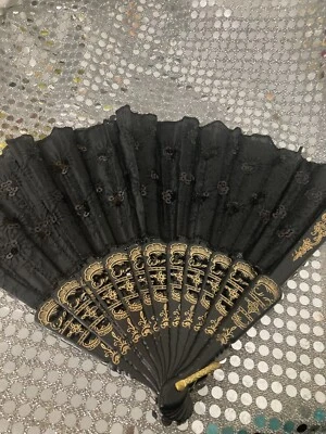 Abanico de baile plegable de hilo y lentejuelas negro y dorado nuevo Foto 1 de 4