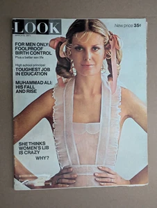 LOOK magazine M 1971 MUHAMMAD ALI-Wichita State Football Crash-RUBINSTEIN-Ekland - Bild 1 von 4