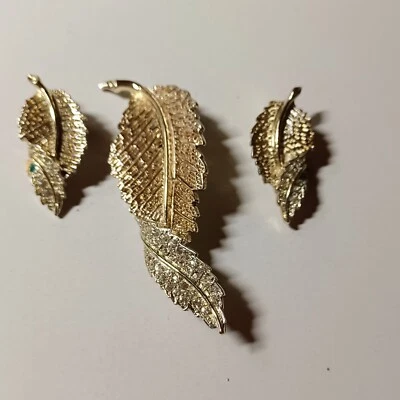 Juego de broches y pendientes de clip Sarah Coventry vintage dorado con hojas de estrás Foto 1 de 4