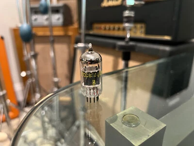 Винтажная вакуумная трубка Tungsram Hungary 12ax7 протестирована и гарантирована! Сбалансированные пластины - Изображение 1 из 4