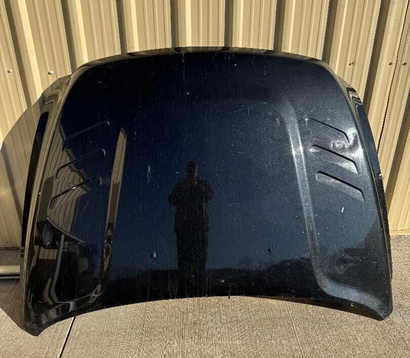 RAM 2500/3500 2013-2018 OEM HOOD P/N 2242G2803 ORIGINAL OEM USADO MOPAR PIEZA Foto 1 de 4