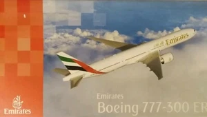 Emirates Boeing 777 300 ER Scale 1/200 Gear down  - Foto 1 di 5