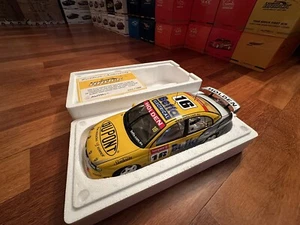 1/18 80364 HOLDEN COMMODORE VX 2003 #16 - Picture 1 of 2