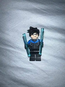 LEGO Nightwing Minifigure Figure Minifig Classic 7785 Arkham Asylum +batons - Picture 1 of 3