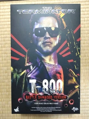Hot Toys Movie Masterpiece MMS238 T-800 Battle Damage Version Terminator Figure - Image 1 of 4