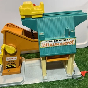 Vintage 1976 Fisher Price Little People LIFT AND LOAD DEPOT #942 Playset Only - Picture 1 of 15