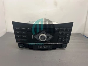 MERCEDES-BENZ E250 coupe Stereo Radio Cd Player Navi head unit A2129063001 - Picture 1 of 2