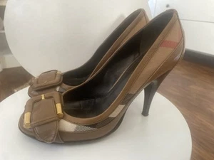 Burberry Women High Heel Shoe Size 35/US 5.5. Used without box - Picture 1 of 8