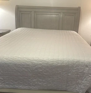 Max Studio  RN# 128377   - 88” X 92” Full/Queen Comforter - Picture 1 of 7