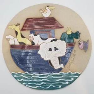 "Arte de pared de cerámica hecho a mano, Arca de Noé de Kimberly Smith, 12" - Imagen 1 de 11